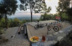 Angkringan Puncak Bibis Bantul (Souce: Visiting Jogja)