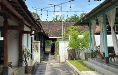 Menyusuri Keunikan Between Two Gates di Kampung Wisata Purbayan Jogja