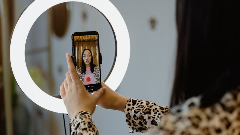 Fitur TikTok Live Kembali Aktif Usai Dibatasi imbas Demo (pexels)