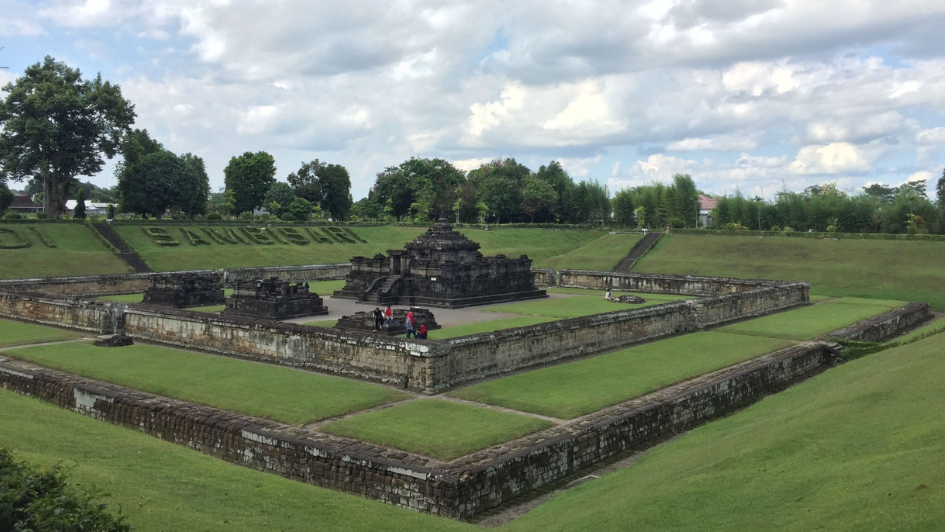 Intip kecantikan dan makna sejarah dari Candi Sambisari Jogja yang tersembunyi. (visitingjogja.jogjaprov.go.ig)
