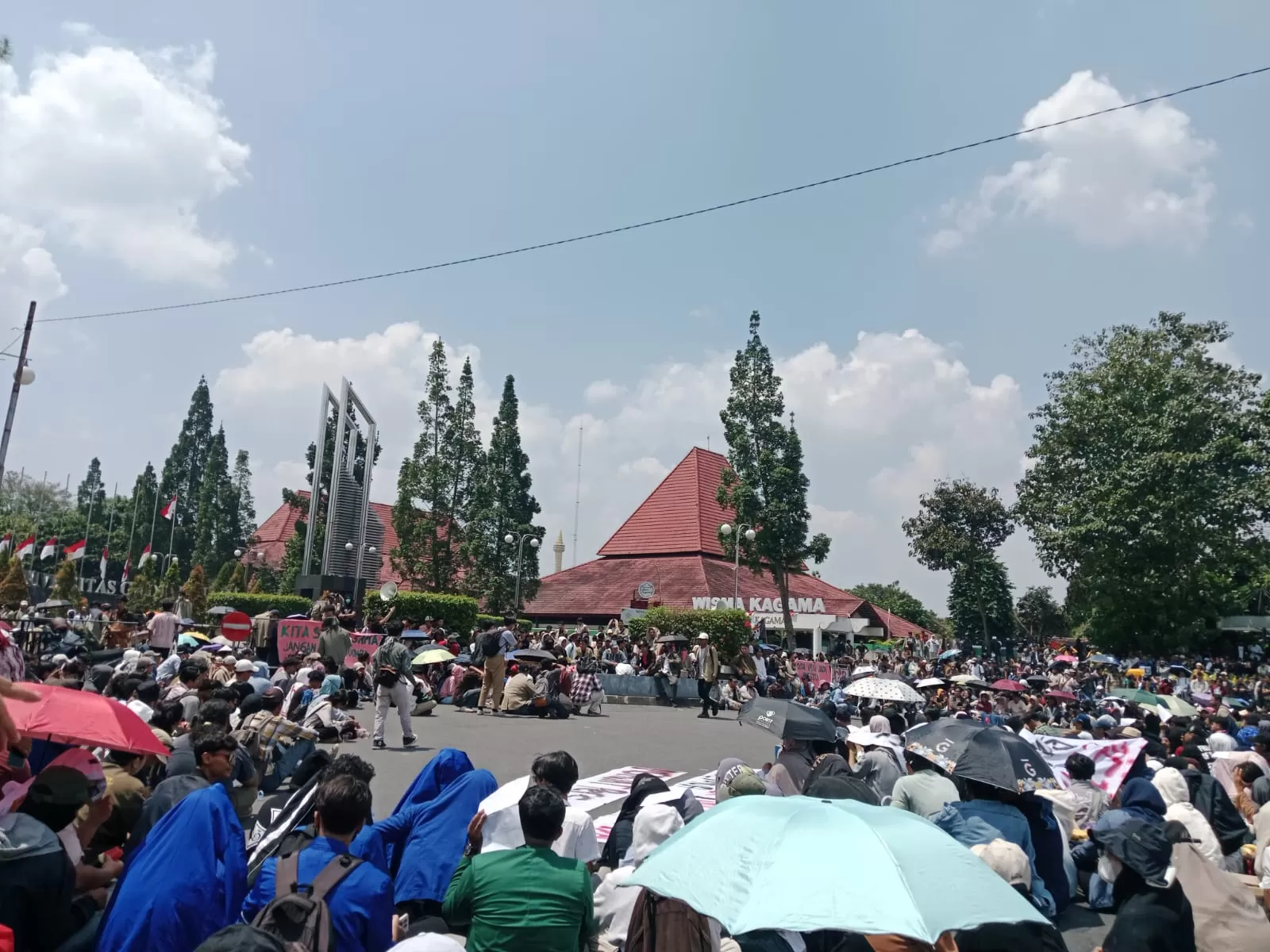 Massa demo di Jogja (Source: Radar Jogja)
