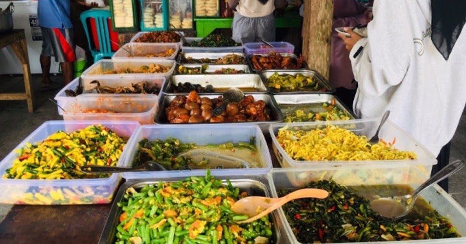 Angkringan Puncak Bibis Bantul: Tempat Makan Asik dengan Sunset dan City Light Jogja 2 Menu angkringan Puncak Bibis Bantul (Source: Visiting Jogja))