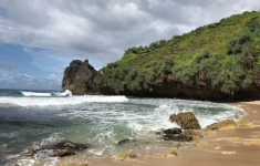 Pantai Ngrawah di Gunungkidul (Source: Google Maps)