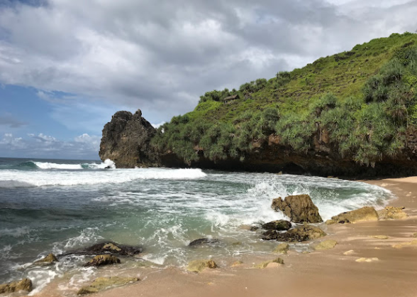 Pantai Ngrawah di Gunungkidul (Source: Google Maps)