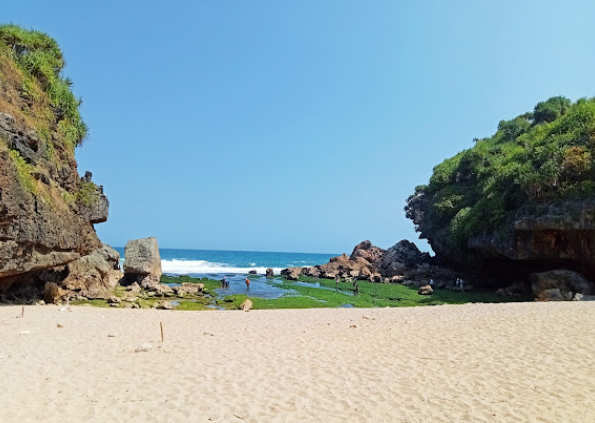 Pantai Torohudan di Gunungkidul (Source: Google Maps)