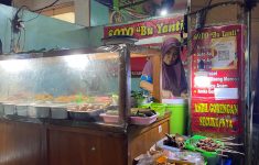Salah satu kuliner di Pasar Beringharjo, Warung Soto Bu Yanti (Source: RRI)