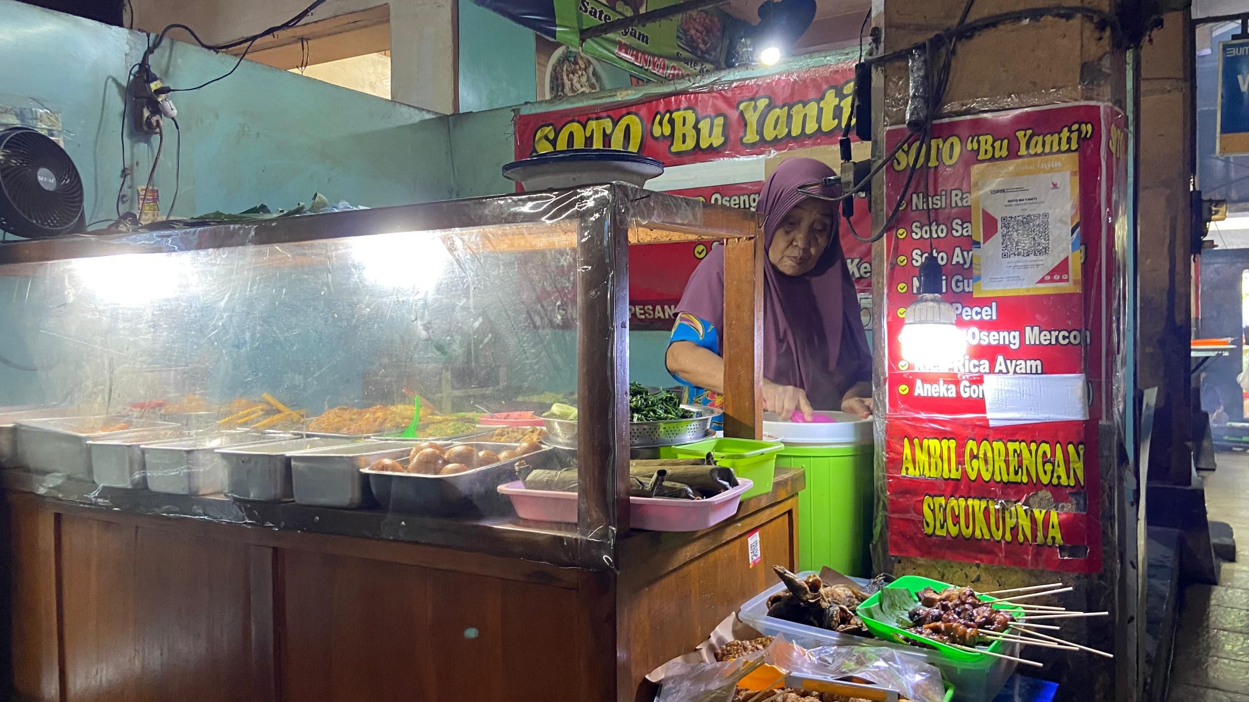 Salah satu kuliner di Pasar Beringharjo, Warung Soto Bu Yanti (Source: RRI)