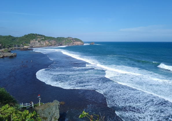 Keindahan Pantai Drini Gunungkidul (Source: Google Maps)