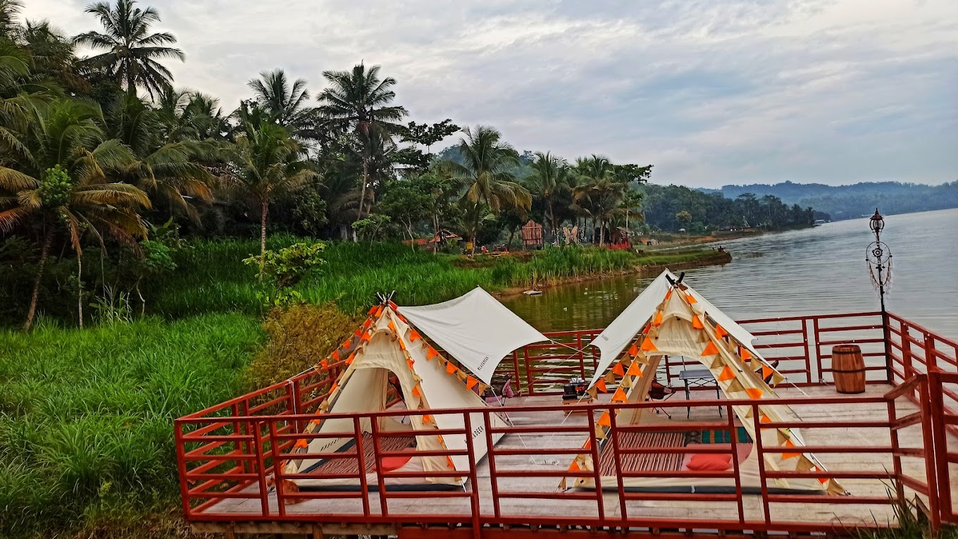 7 Rekomendasi Glamping Seru di Jogja dengan Menawarkan Pengalaman Berkesan dan Fasilitas Lengkap 3 Sermo Glamcamp (Source: Google Maps)