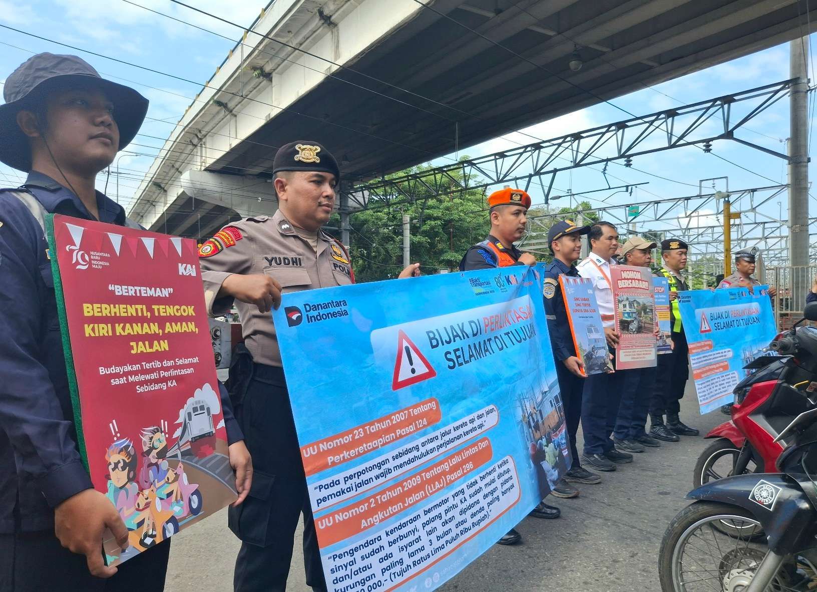 Sosialisasi keselamatan di perlintasan sebidang JPL 351 Lempuyangan, Jumat (19/9/2025). (Source: RRI)