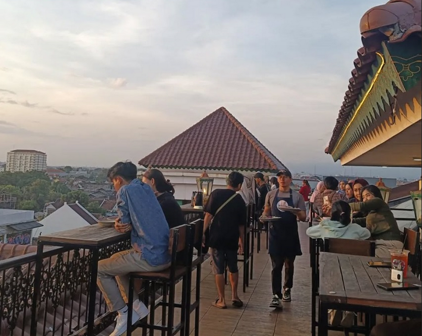 Tempat nongkrong Prawirotaman (Source: Visiting Jogja)