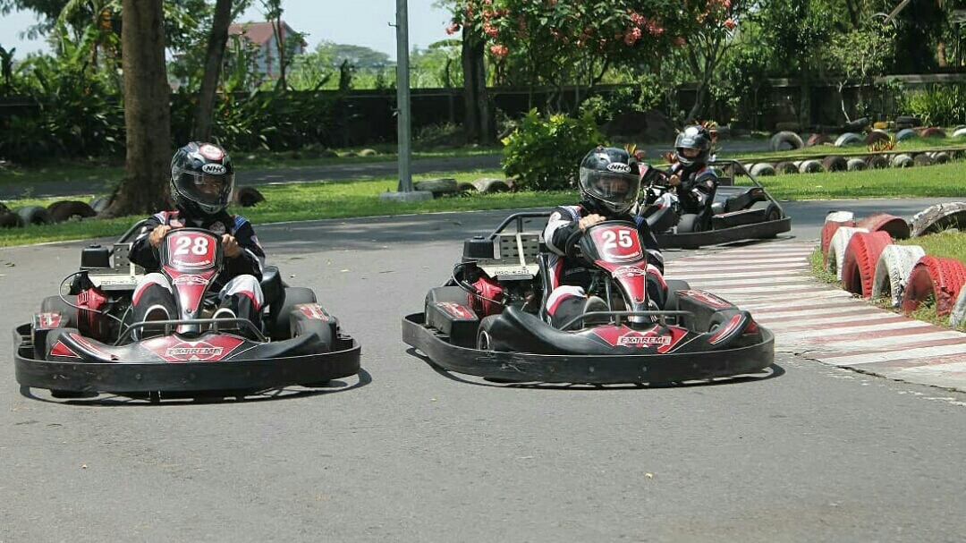 10 Tempat Hiburan di Jogja untuk Semua Usia, Ada Jupiter Paintball hingga Boulder Trampoline! 2 Yogya Gokart (Source: Google Maps)