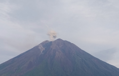 Gunung Semeru Erupsi (Source: PVMBG)