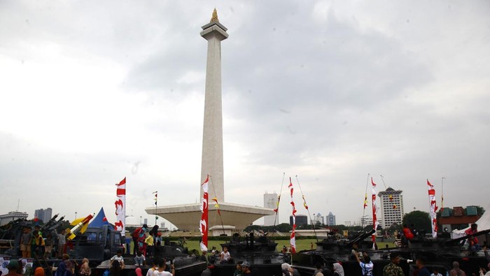 HUT ke-80 TNI di Monas