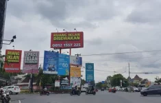 Ilustrasi reklame ilegal (Source: Suara)