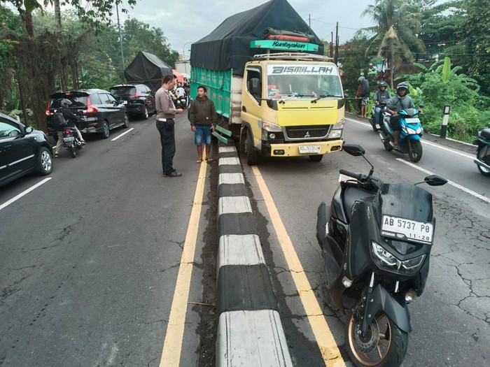 Kecelakaan di Jalan Jogja-Wates (Source: Polresta Sleman)