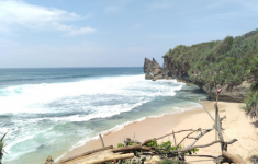 Pantai Midodaren Gunungkidul