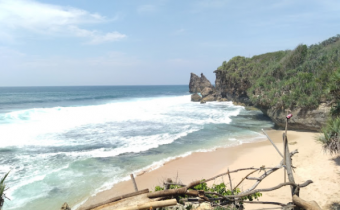 Pantai Midodaren Gunungkidul