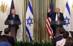 Presiden Donald Trump dan Perdana Menteri Israel Benjamin (Source: CNBC)