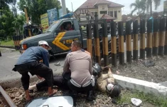 Evakuasi korban kecelakaan di palang pintu Prambanan, Sleman (Source: Kumparan)