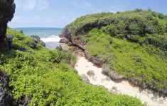 Pantai Mbirit Gunungkidul. (Source: IG @ponkge_)