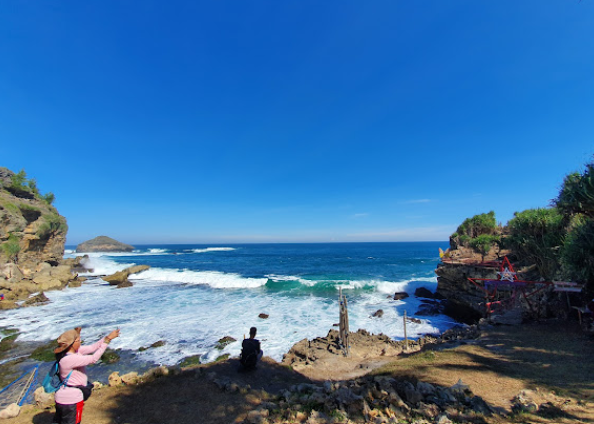 Pantai Ngondo Gunungkidul (Source: Google Maps)