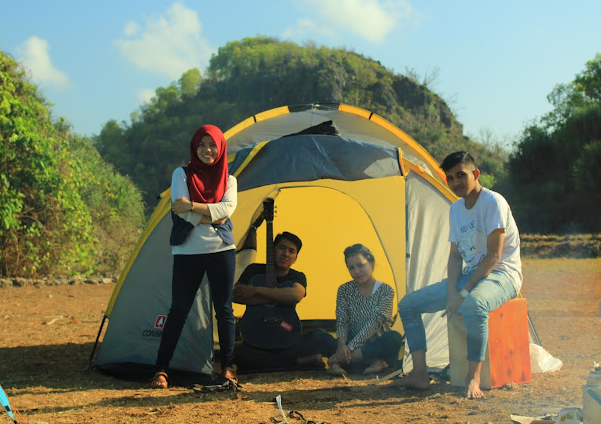 Pesona Pantai Watu Bolong Gunungkidul: Harga Tiket, Lokasi, dan Daya Tariknya 2 Pesona Pantai Watu Bolong Gunungkidul (Source: Google Maps)
