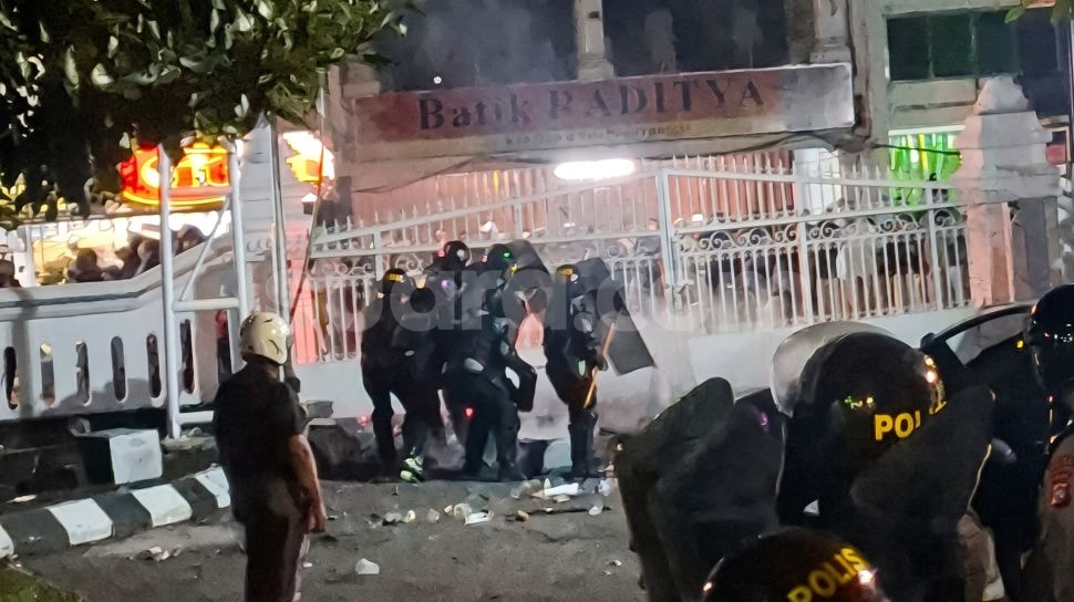 Kericuhan Demo Sumpah Pemuda di Yogyakarta, Wisatawan Panik
