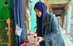 Perjuangan Inspiratif Firdhailsa Cintora sebagai Penjual Dimsum di Tengah Tantangan Ekonomi
